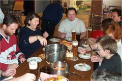 09_-_orga-team_-_nach_getaner_arbeit_-_kinderfasching_-_2002_20111012_2010304394