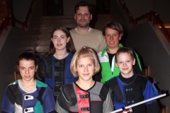 Bild-05-Gruppenfoto-Junioren-Mit-neuem-Jugendgewehr-2019